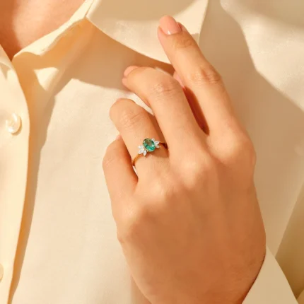 14K Solid Gold Emerald Flower Ring