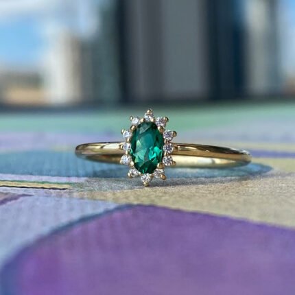 14K Solid Gold Minimalist Emerald Oval Ring