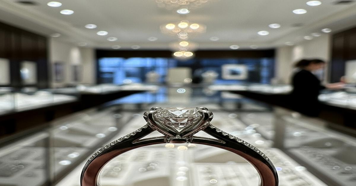 Loose Stone Policy: What US Stores Will—and Won’t—Fix for Free