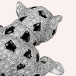 Pre-Owned Panthère de Cartier Pavé Ring in White Gold with Diamonds, Emerald, and Onyx - Image 2