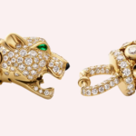 Pre-Owned Panthère de Cartier Pavé Necklace in Yellow Gold with Diamonds, Onyx, and Emeralds - Image 4