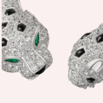 Pre-Owned Panthère de Cartier Necklace, 18K White Gold with Diamonds, Emeralds and Onyx - Image 2