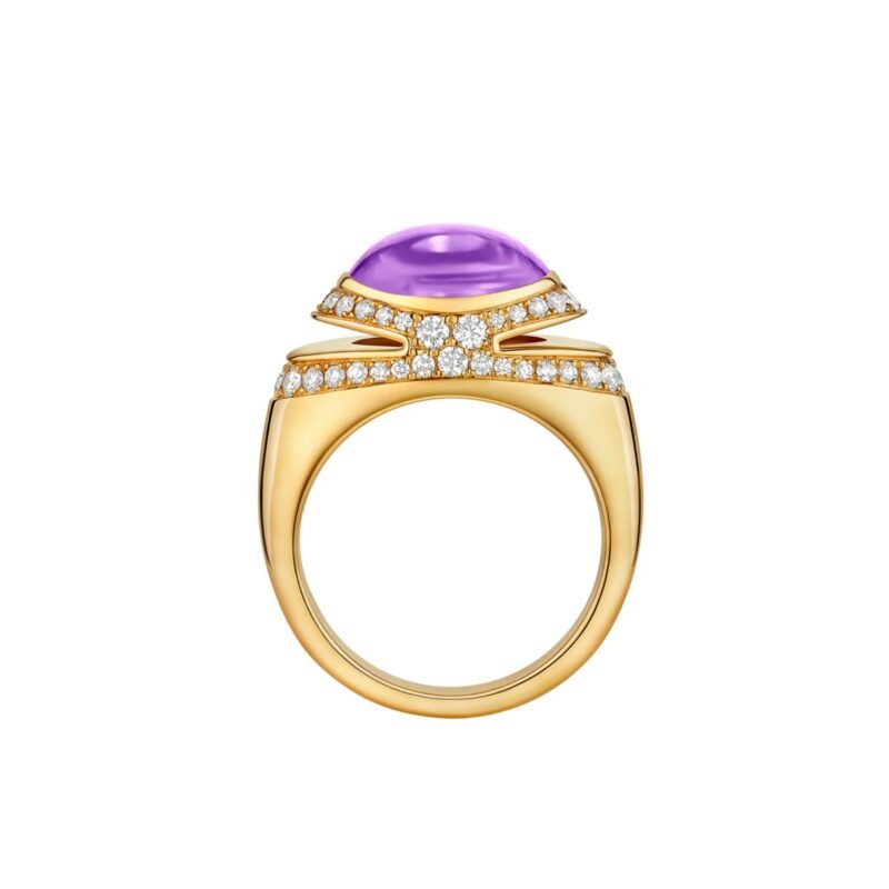 Pre-Owned Bvlgari Cabochon Ring in 18K Yellow Gold Set with Cabochon-Cut Amethyst and Demi-Pavé Diamonds