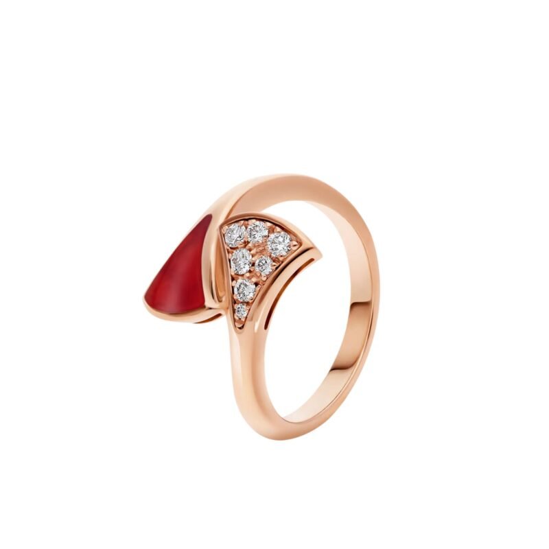 Pre-Owned Bvlgari Divas' Dream Ring in 18 k Rose Gold Set with Carnelian Element and Pavé Diamonds